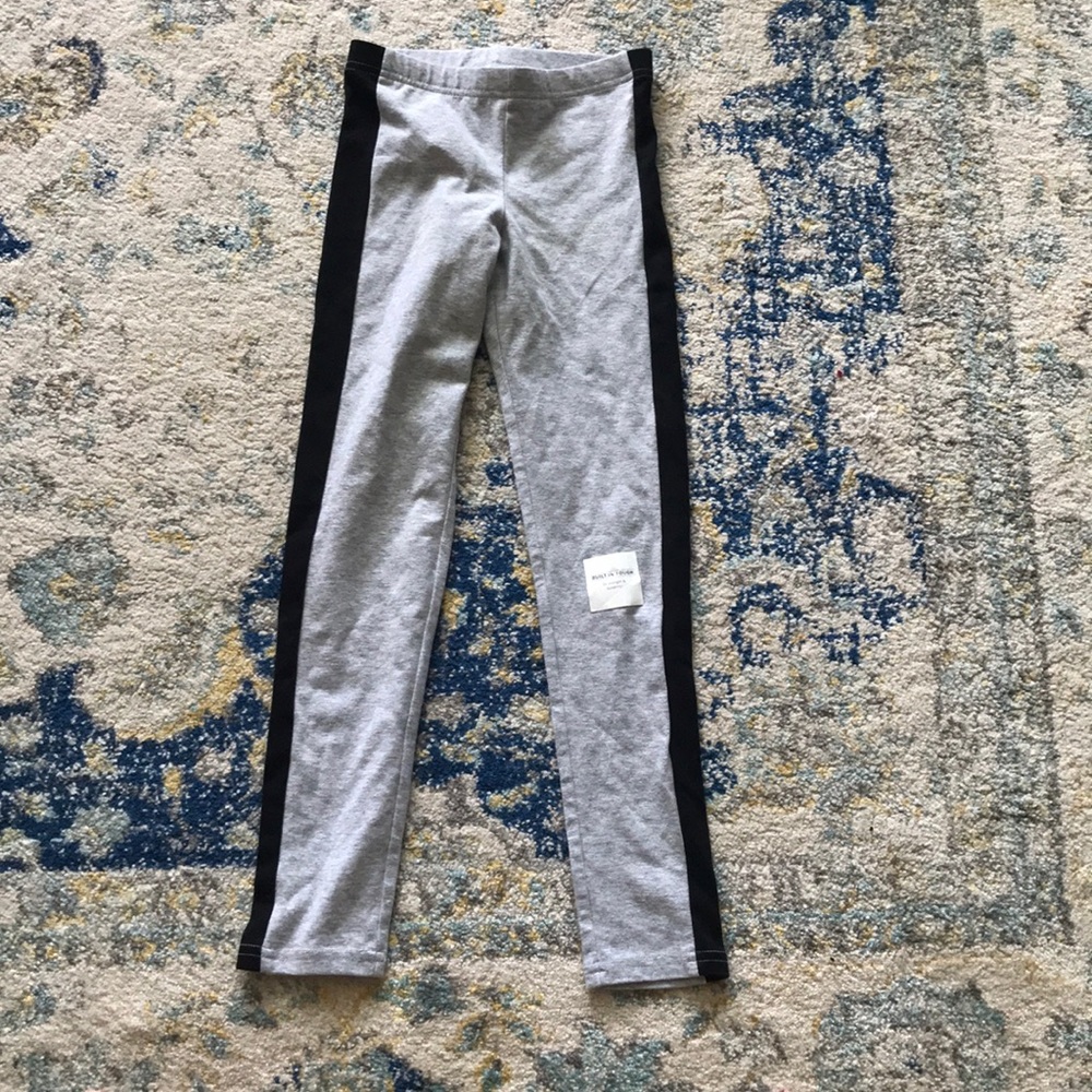 Black and grey leggings
